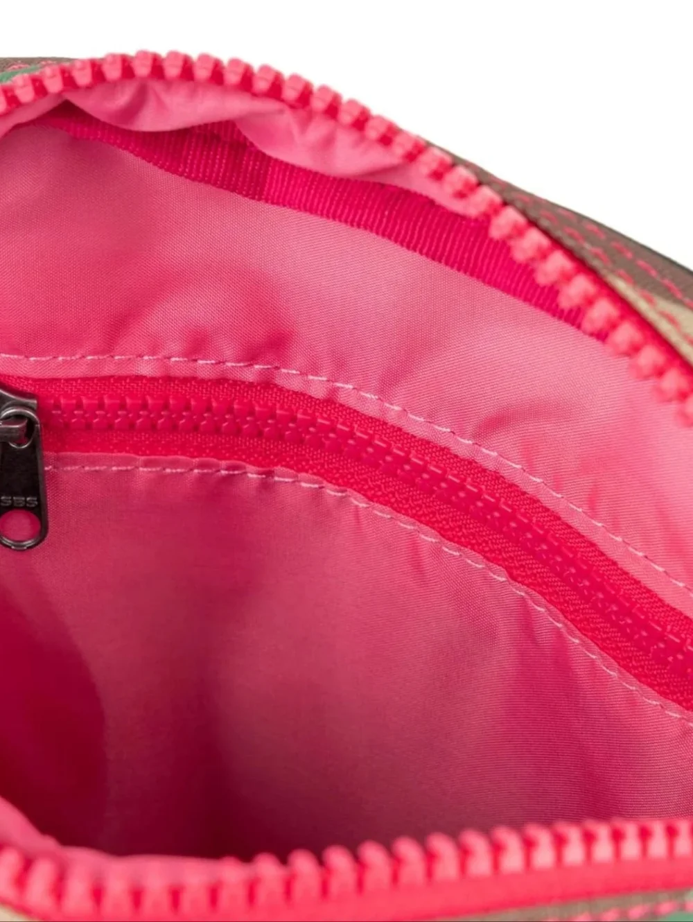 ORI LONDON Bond Pocket Crossbody Bag in Vintage Camo - Picture 4 of 12